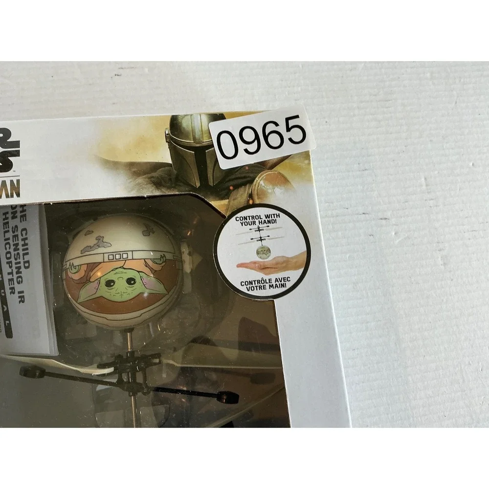 World Tech Toys Star Wars The Mandalorian The Child Motion Sensing IR Helicopter